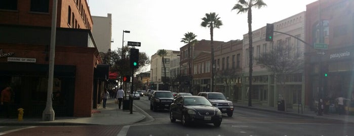 Old Town Pasadena Square is one of Lugares favoritos de Senator.