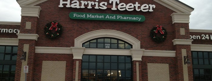 Harris Teeter is one of Lieux qui ont plu à Timothy.