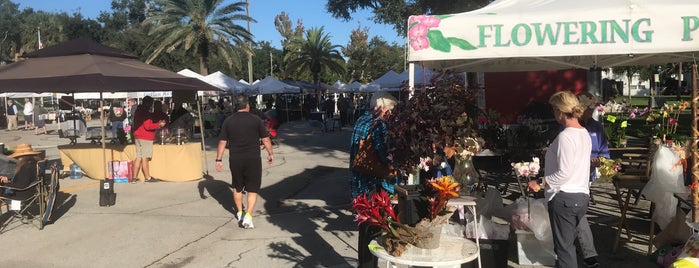 New Smyrna Beach Farmer's Market is one of Lugares favoritos de Dawn.