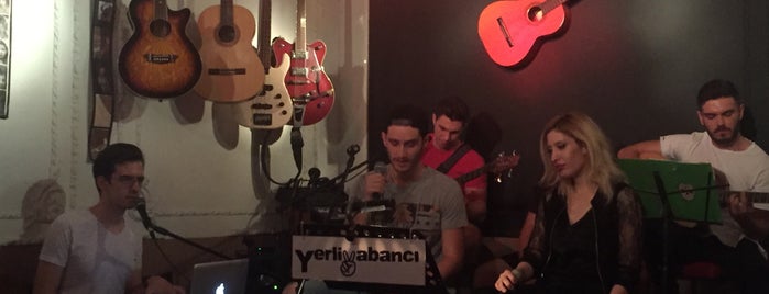 Yerli Yabancı Bar is one of Taksim Club.