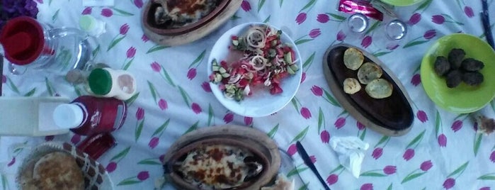 Bizim Sofra restaurant is one of Nalan'ın Beğendiği Mekanlar.
