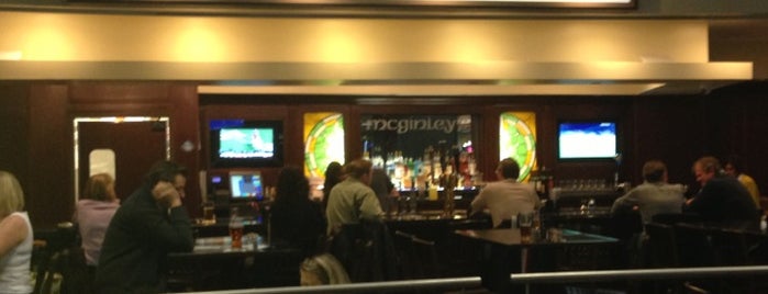 McGinley's Irish Pub is one of Elliot'un Beğendiği Mekanlar.
