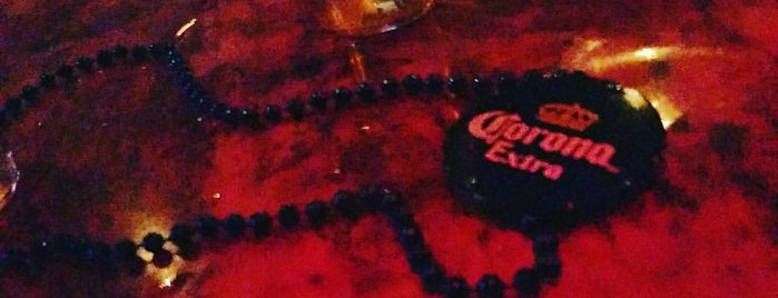 Love Hate Rock Bar is one of Lugares favoritos de Marisa.