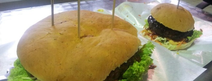 Yazid Burger is one of Lugares favoritos de ꌅꁲꉣꂑꌚꁴꁲ꒒.