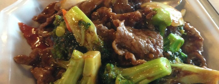 Lin's Chinese Cuisine and Tea House is one of Foodie Love in Vancouver.