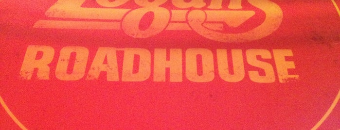 Logan's Roadhouse is one of Lugares favoritos de Breanna.