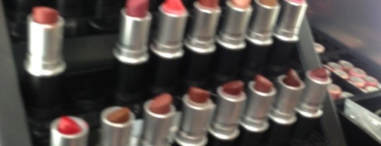 MAC Cosmetics is one of Locais curtidos por Taiani.