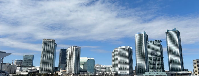 みなとみらい橋 is one of みなとみらい観光スポット(Visit Spot of Yokohama Minatomirai).