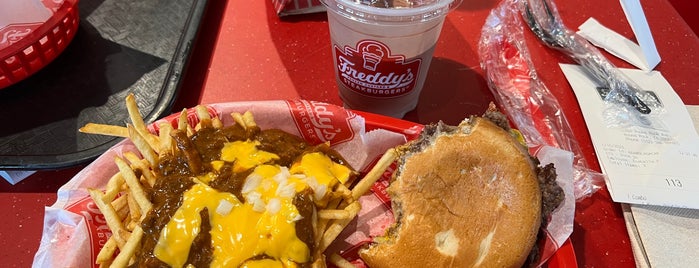 Freddy's Frozen Custard & Steakburgers is one of Places to grub.