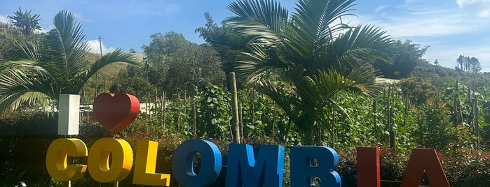 Parque de la Milagrosa is one of Más Visitados al Aire Libre en Medellín.