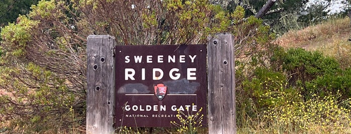 Sweeney Ridge Trailhead - Shelldance Nursery is one of DOG FRIENDLY SF.