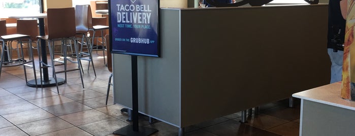 Taco Bell is one of Rakan : понравившиеся места.