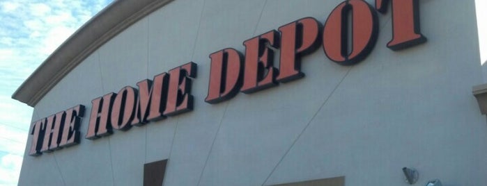 The Home Depot is one of Eugeneさんのお気に入りスポット.