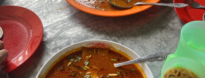 Awang Roti Canai is one of Malay or Halal Food 马来档.