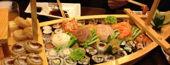 Kitakami Sushi is one of สถานที่ที่ Adriana ถูกใจ.