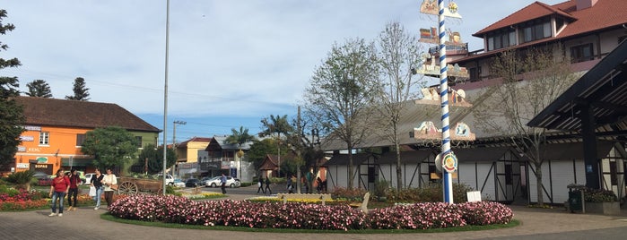 Praça Major Nicoletti is one of Tempat yang Disukai Edenilton.