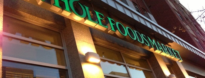 Whole Foods Market is one of Locais curtidos por Bryan.