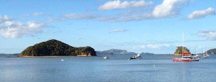 Okiato Ferry is one of Orte, die TK gefallen.