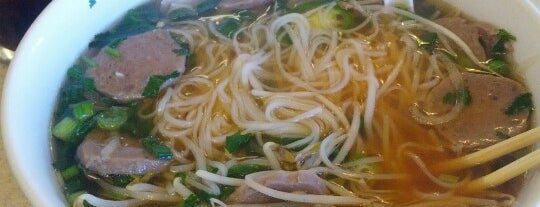 Phở Quang Trung is one of Robertさんの保存済みスポット.