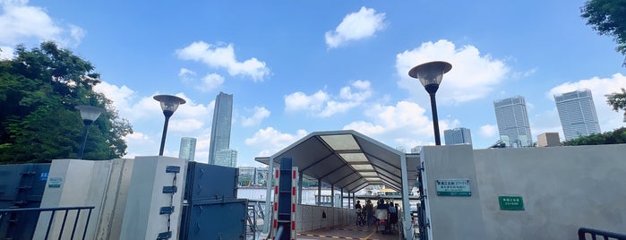 Taitongzhan Ferry Pier is one of Шанхай.