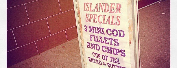Islanders Fish & Chips is one of Tempat yang Disukai Jay.