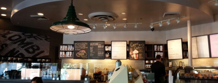 Starbucks is one of Lugares favoritos de Wesley.