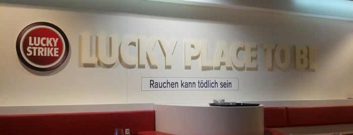 Lucky Strike Lounge is one of Orte, die A. gefallen.