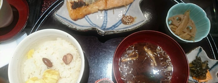 十五夜米八 is one of Roppogi Lunch.