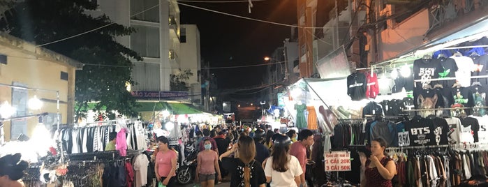 Chợ Đêm Hạnh Thông Tây is one of Sai Gon Flea Markets.