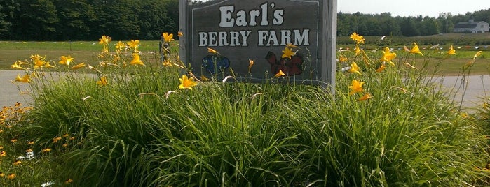 Earls Farm Market is one of Megan’s Liked Places.