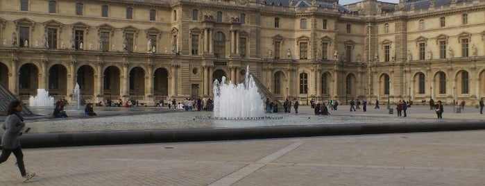Cour Carrée du Louvre is one of PAR.