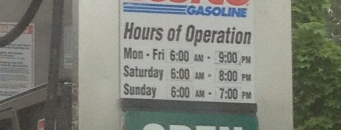 Costco Gasoline is one of สถานที่ที่ Wade ถูกใจ.