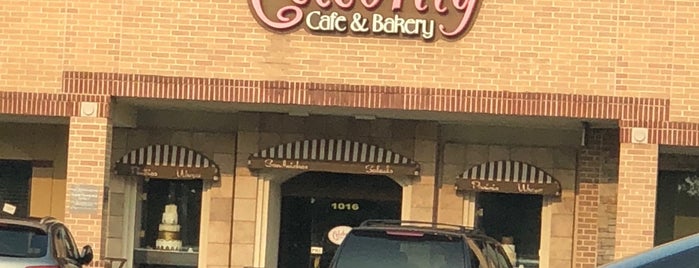Celebrity Bakery is one of Dog Friendly Places in Dallas.