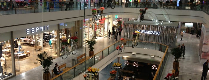Einkaufszentrum Glatt is one of Tempat yang Disukai Ana.
