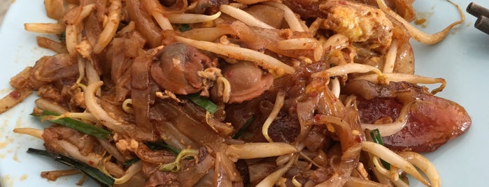 Siam Road Charcoal Char Koay Teow is one of Penang - Pearl Of The Orient.