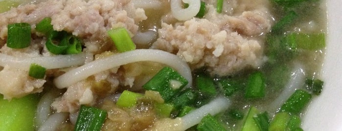 Hon Kei Food Corner (漢記小食店) is one of 猪肉/丸/饼粉 （Pork Meat/ Ball/ Cake Noodle).
