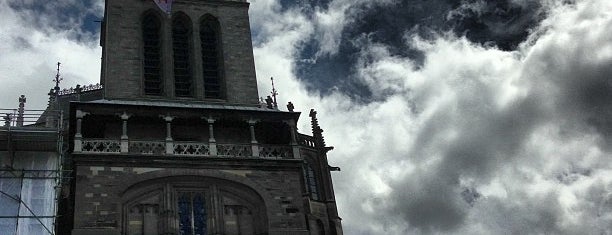 Cathédrale d’Aix-la-Chapelle is one of UNESCO World Heritage Sites.