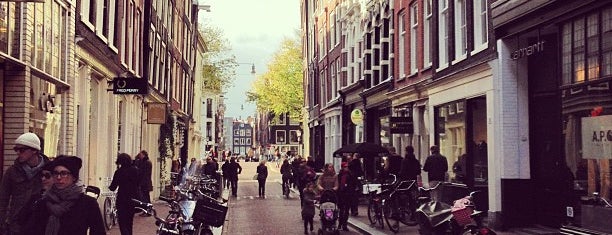 9 Straatjes is one of Amsterdam Bucket List.