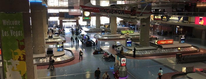Международный аэропорт Финикс Скай-Харбор (PHX) is one of Pet boarding.