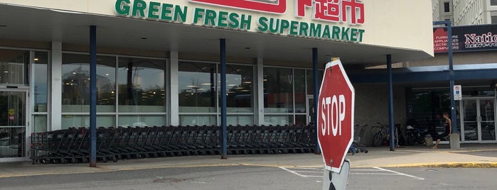 Green Fresh Supermarket 新世界超市 is one of Ottawa life.