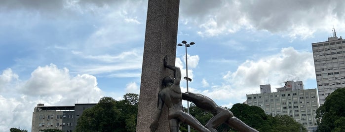 Monumento à Goiânia (Monumento às Três Raças) is one of Favoritos.