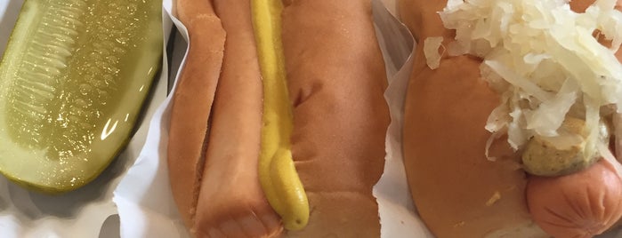 Trolly Stop Hot Dogs - Chapel Hill is one of Posti che sono piaciuti a Emma.