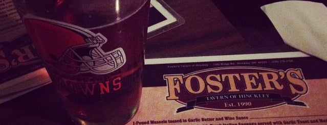 Fosters Tavern of Hinckley is one of Locais curtidos por Rick.