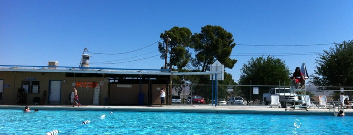 Henderson Pool is one of Lugares favoritos de Julie.