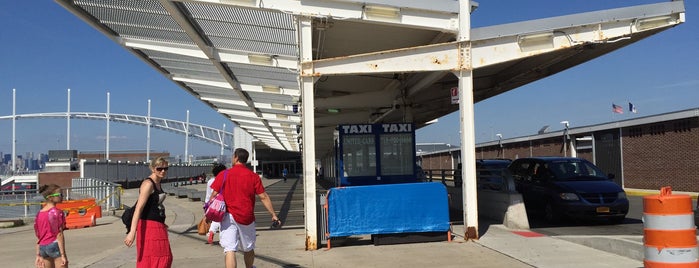Staten Island Ferry Taxi Stand is one of MD.