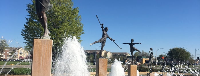 Children's Fountain Park is one of Aluxe KC.