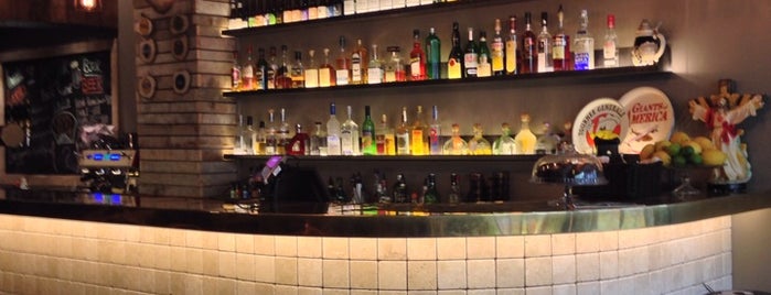 Bunk Bar is one of Lugares favoritos de Kristinn.