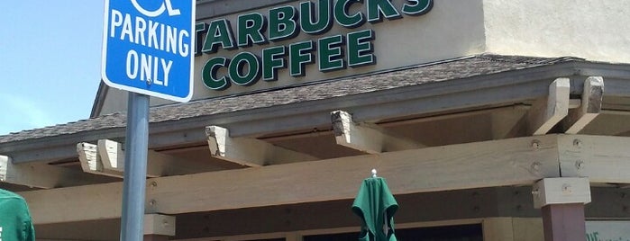 Starbucks is one of Orte, die Dezzie gefallen.