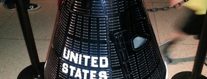 Gene Roddenberry Planetarium is one of Cary: сохраненные места.