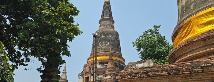 Phra Chedi Chai Mongkol is one of Ayutthaya.